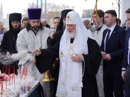 В Великую Субботу Святейший Патриарх Кирилл совершил Литургию в Храме Христа Спасителя