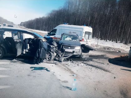 Шесть человек пострадали в аварии в Жуковском районе