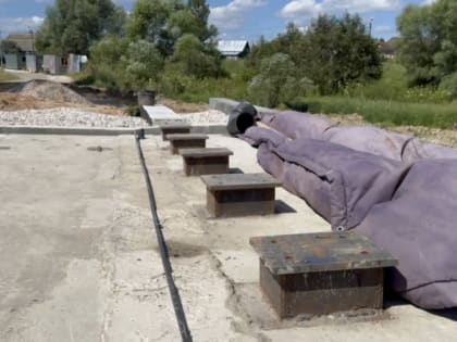 В Боровском районе подрядчик, который реконструирует мост в Медовниках, работает с опережением графика