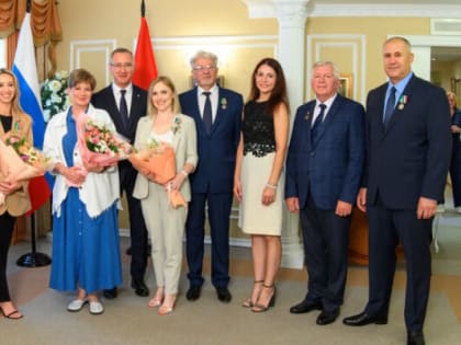 Шапша наградил стоматологов, работавших в Первомайске