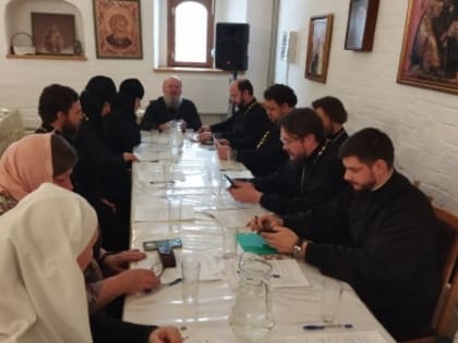 Вопросы оказания помощи мобилизованным и их семьям обсудили на первом в текущем году заседании Комиссии по церковной благотворительности Калужской Митрополии