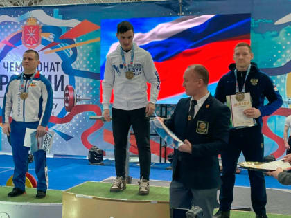 Силачи из Калуги побили 8 рекордов России на соревнованиях в Туле