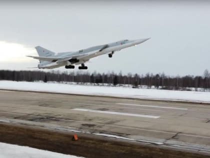 Шапша вручил награды военным летчикам на авиабазе в Шайковке