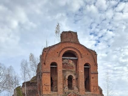 Молебное пение в Покровском храме в деревне Космачево Людиновского района