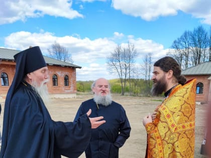 Малое освящение и первая литургия в Преображенском храме урочища Меренищи
