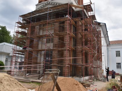 Завершающий этап строительства колокольни  Казанского собора