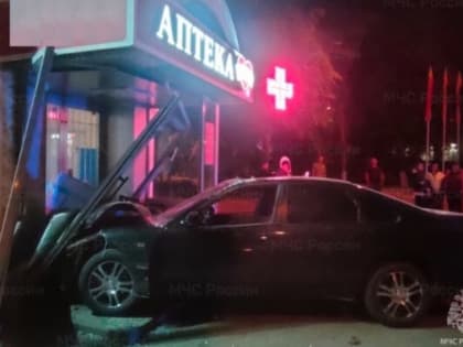 В Калуге на перекрестке Пухова и Чичерина жестко столкнулись две иномарки