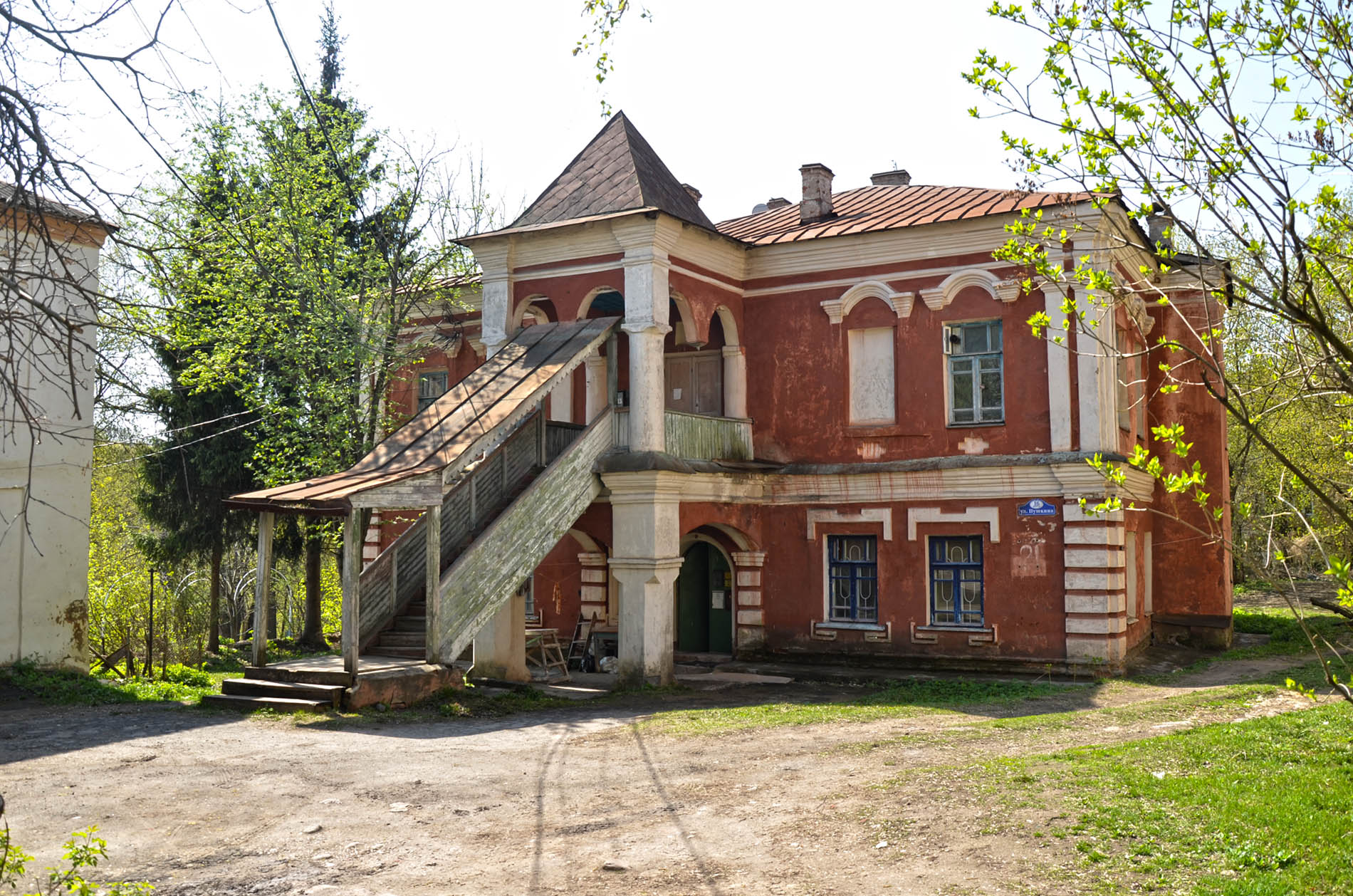 Пушкина д 16. Палаты Купцов Макаровых Калуга. Палаты Макарова Калуга. Усадьба Макаровых Калуга. Дом Макарова в Калуге.