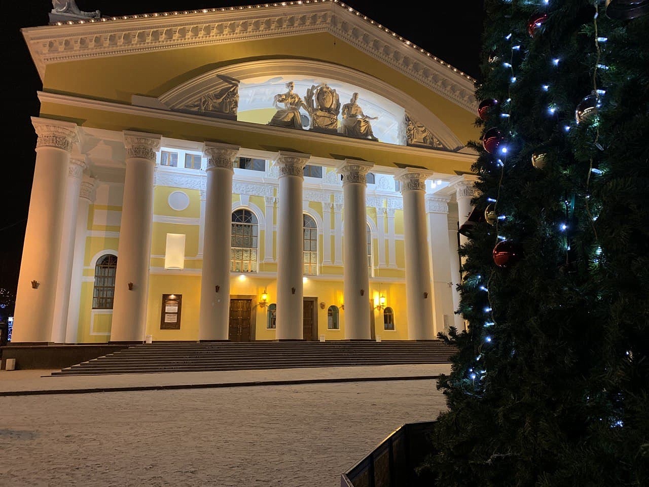 Фото калужский драмтеатр