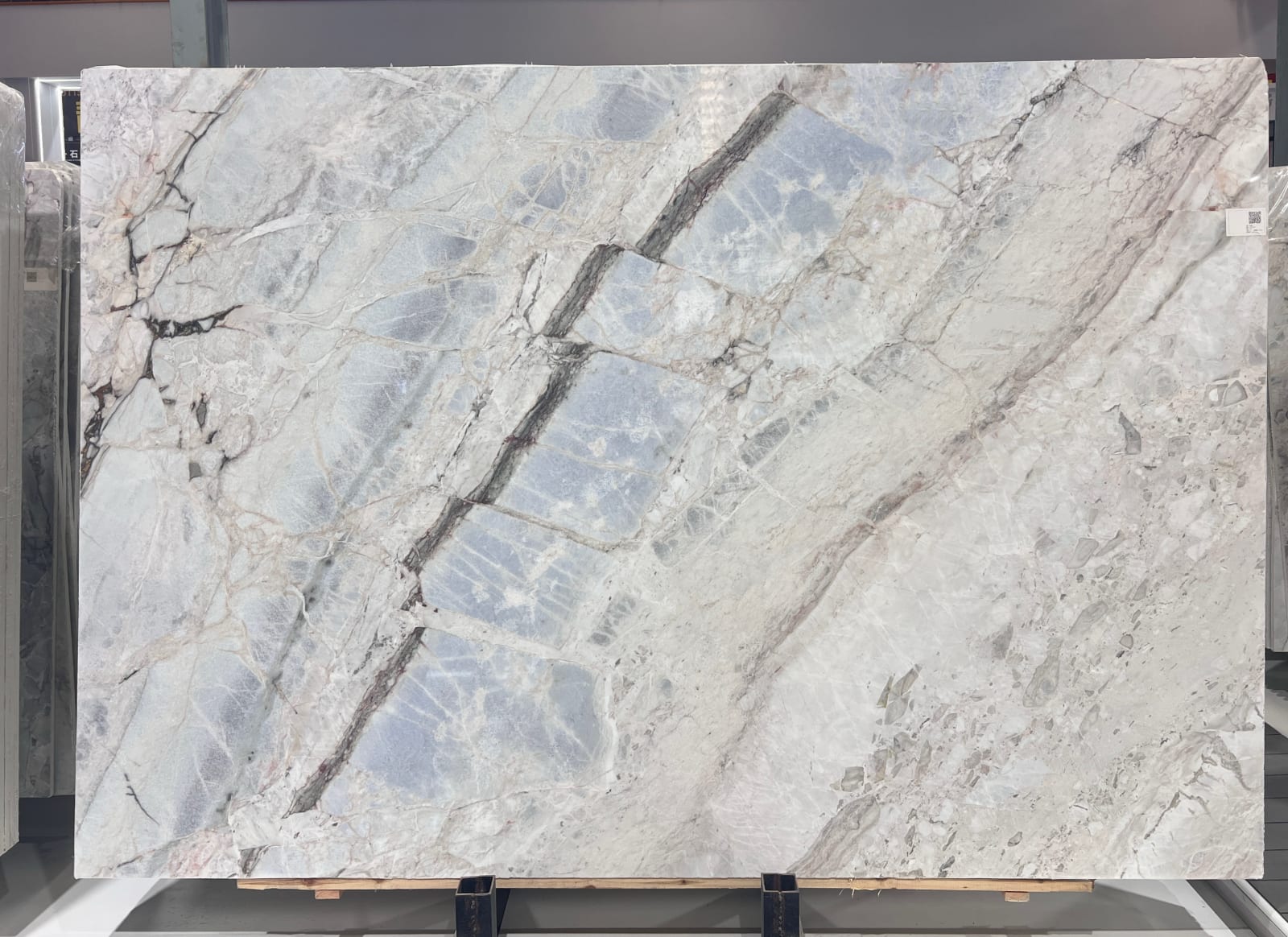 Azzurro Perla — view 2