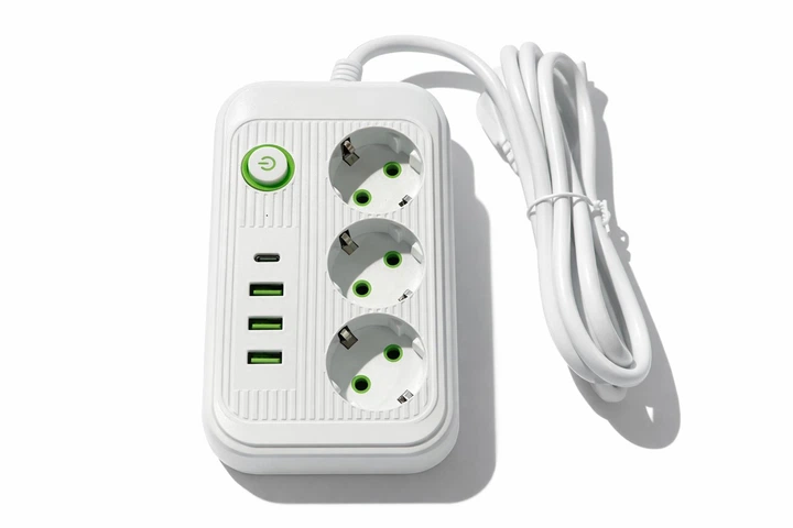 Мережевий фільтр Voltronic F015 на 3 розеток, 4 USB, 1 USB-C, 2500Вт, 16A з вимикачем (3м )