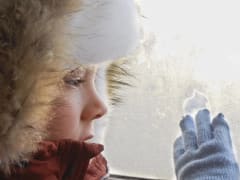 Напоминаем о режиме работы школ при сильных морозах!