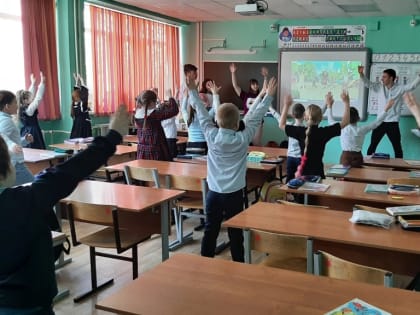 Утренняя разминка с доктором Будь Здоровычем Нечихайкиным.
