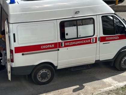 Дискуссия о бахилах для сотрудников скорой помощи в Мурманске