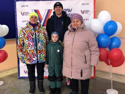 4 поколения одной семьи на одном избирательном участке в Ловозерском районе