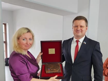 Станислав Гонтарь поздравил Мурманское региональное отделение 