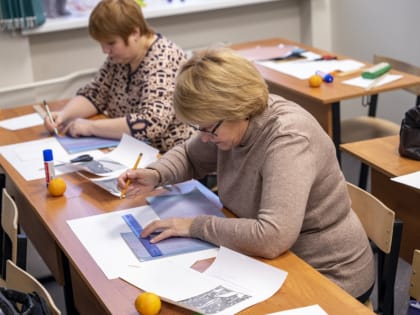 Для мурманчан старшего возраста прошел творческий мастер-класс