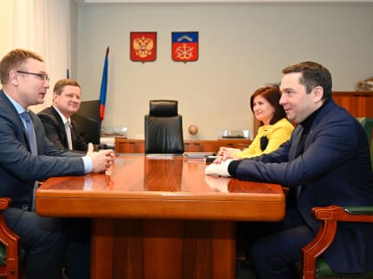 Сергей Каргинов, депутат Государственной Думы от ЛДПР, с рабочим визитом посетил Мурманск
