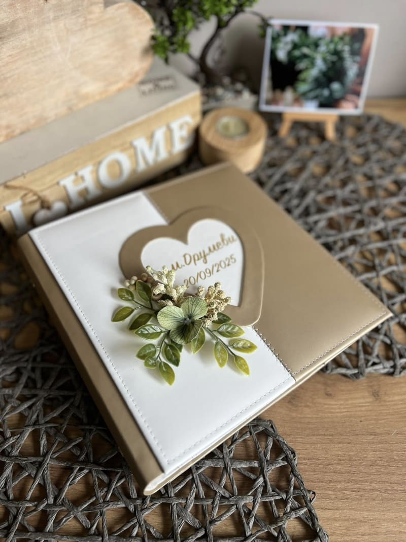 Сватбен в златна и бяла кожа 