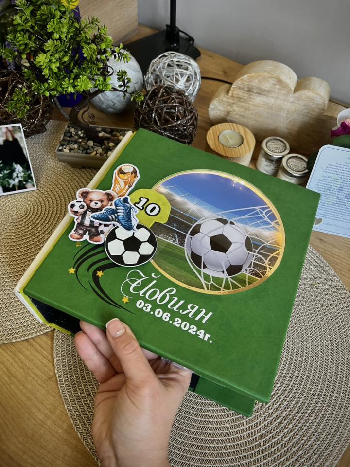 Футболен албум с вградена лампа