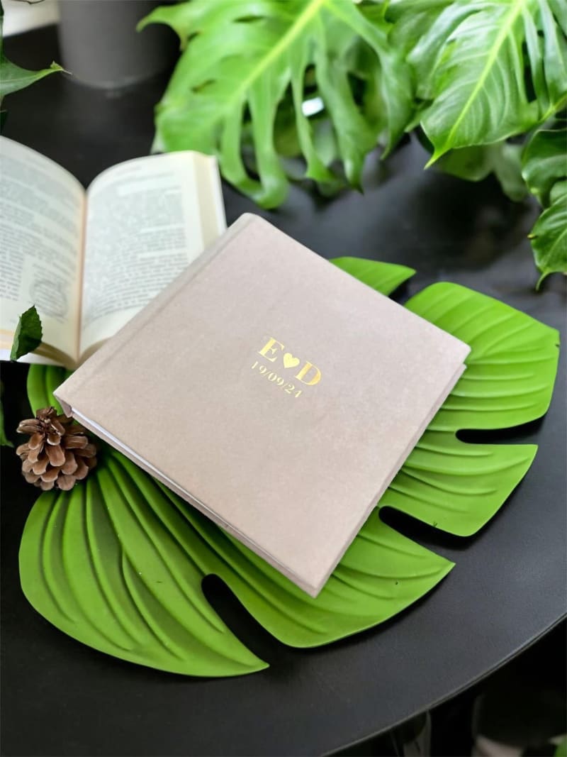 Албуми с прошити страници 