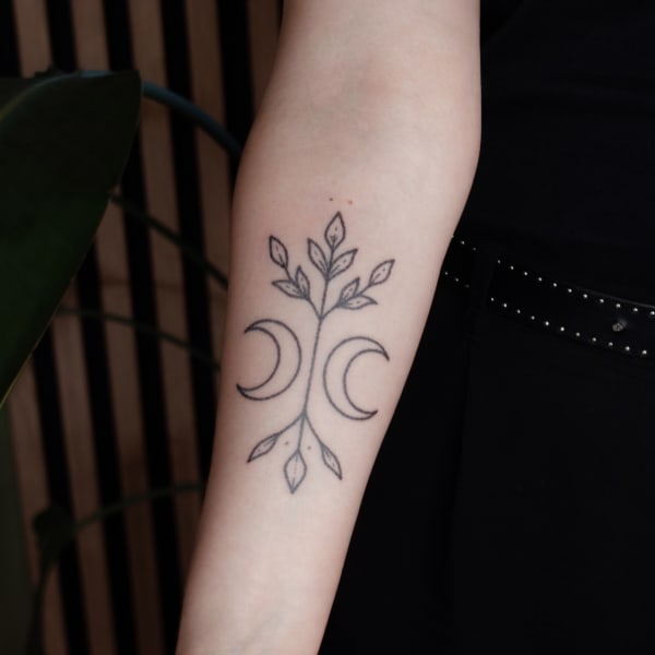Tatuaż Graficzny — bemu — Mila Tattoo Studio Kraków