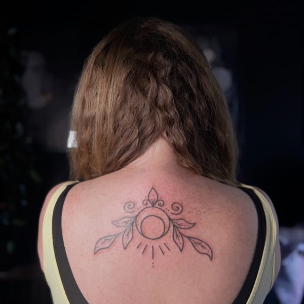 Tatuaż Graficzny — bemu — Mila Tattoo Studio Kraków