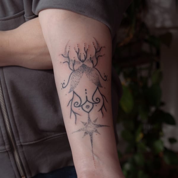 Tatuaż Dotwork — bemu — Mila Tattoo Studio Kraków