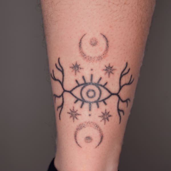 Tatuaż Dotwork — bemu — Mila Tattoo Studio Kraków