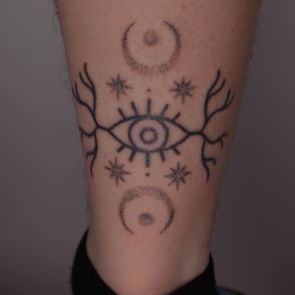 Tatuaż Dotwork — bemu — Mila Tattoo Studio Kraków