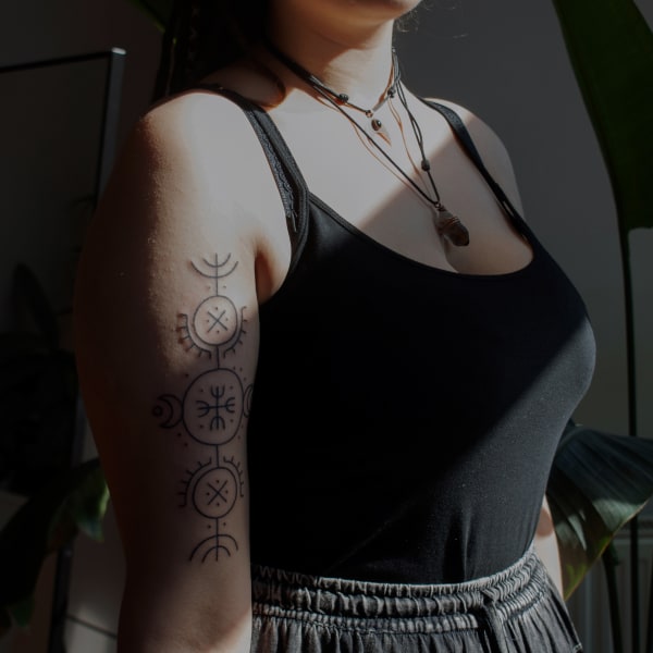 Tatuaż Geometryczny — bemu — Mila Tattoo Studio Kraków
