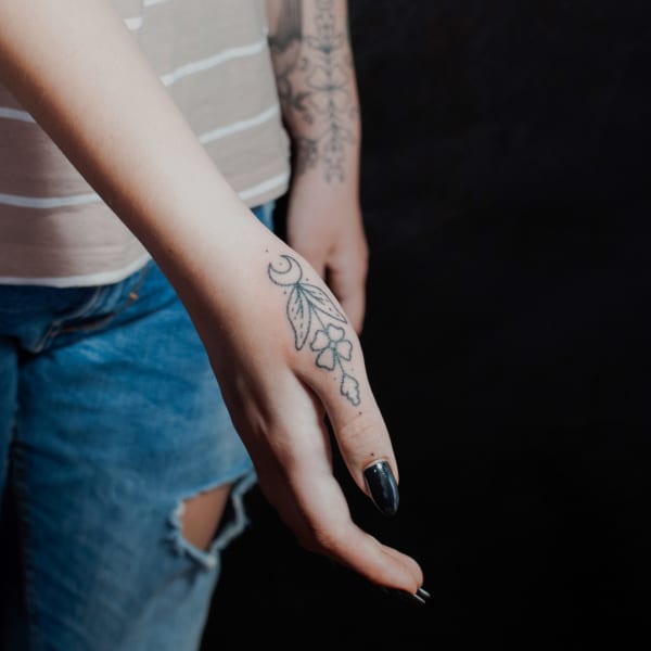 Tatuaż Graficzny — bemu — Mila Tattoo Studio Kraków