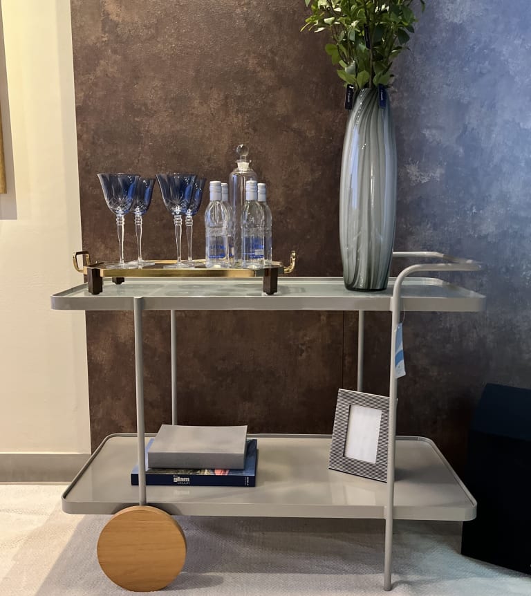 Carrinho Bar: A Elegância da Recepção em Móveis de Alto Padrão