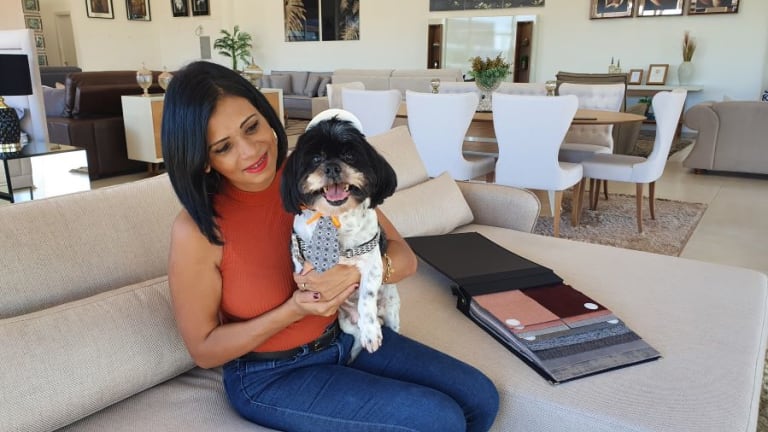 Tecido de sofá ideal para quem tem cachorro e gato