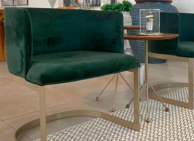 Cadeiras Verdes com Pés Dourados