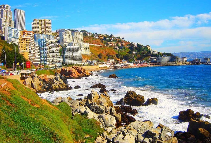 Orla de Viña del Mar, no litoral do Pacífico chileno
