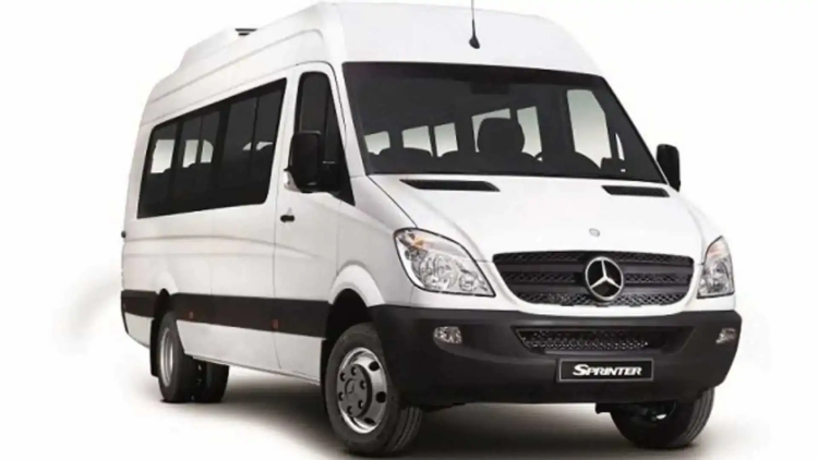 El Gobierno gastó $ 168 millones en la compra de dos combis para uso oficial y de traslado de periodistas