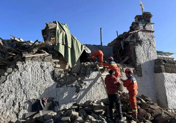 Potente terremoto en el Tíbet:  Confirman 95 muertos y decenas de heridos