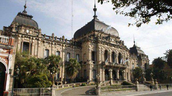 El Gobierno prorrogó hasta fin de año una medida que beneficia a contratistas del Estado