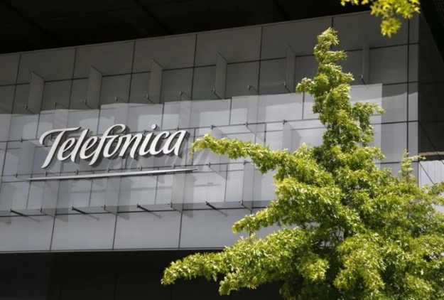 El Grupo Clarín se queda con Telefónica y el Gobierno alerta sobre un monopolio en el servicio de las telecomunicaciones