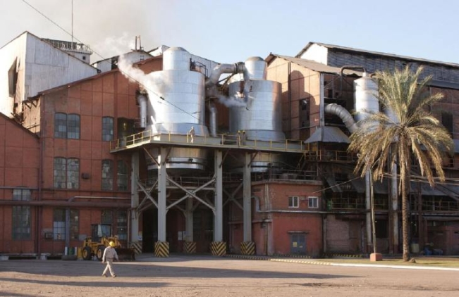 El ingenio La Florida ya comenzó a destilar alcohol mientras lleva molidas más de 153 mil toneladas de caña