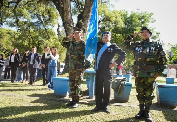 En una emotiva ceremonia, la Municipalidad rindió homenaje a los Héroes de Malvinas