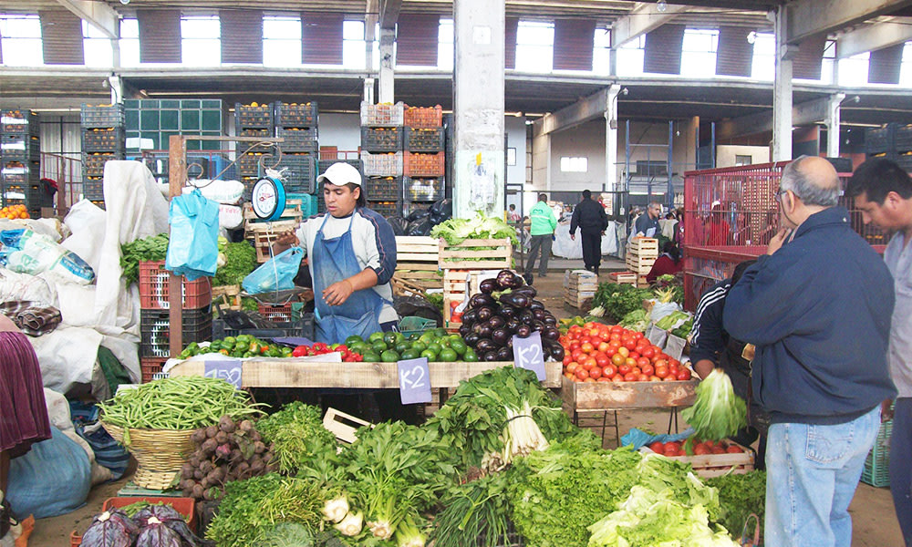 Caen las ventas en el Mercofrut pese a la baja en los precios de frutas y verduras