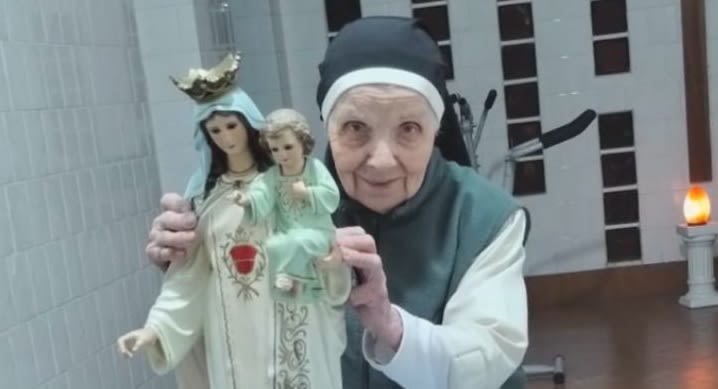 A un año de su partida, ex alumnas y padres de estudiantes recordarán a la hermana Berta Povalej con una misa y una suelta de globos