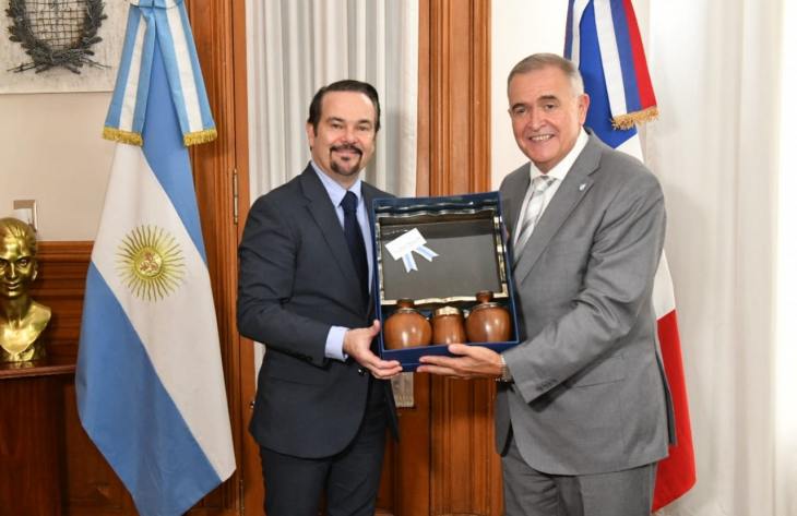 Osvaldo Jaldo firmó un convenio de cooperación con el embajador de Francia, Romain Nadal