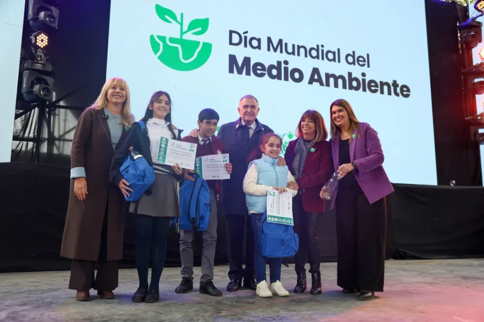 Miles de estudiantes de la Capital se comprometieron a cuidar el planeta