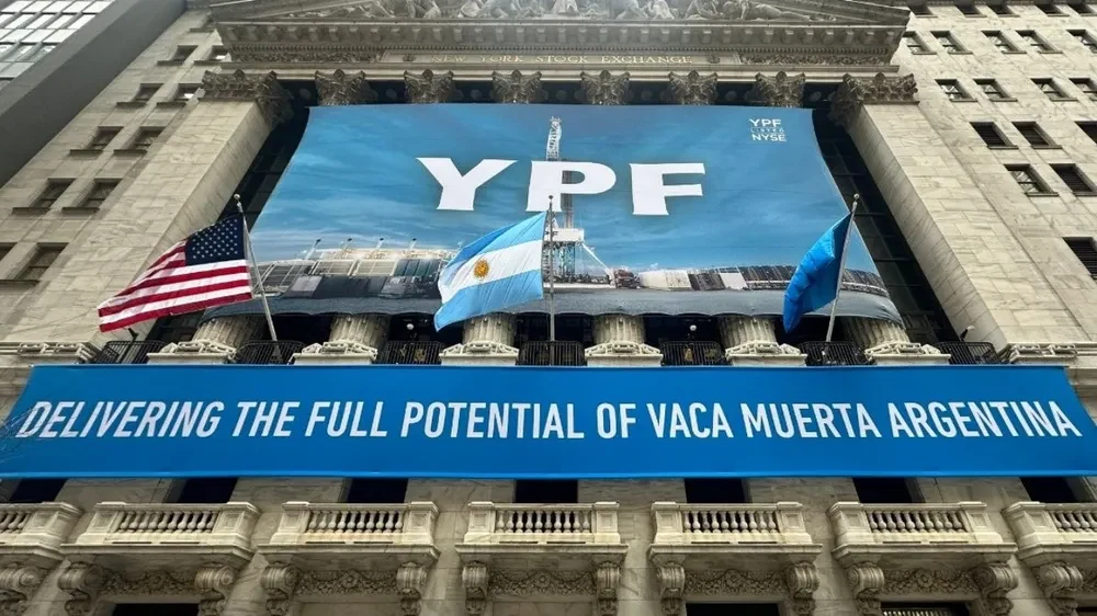 El Estado nacional intenta voltear el fallo que determina la entrega de las acciones de YPF