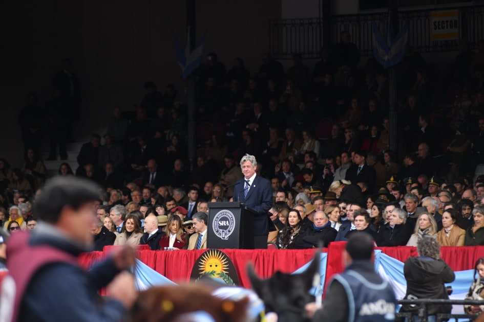 El presidente de la Sociedad Rural pidió eliminar las retenciones y cuestionó a provincias y municipios por la presión impositiva