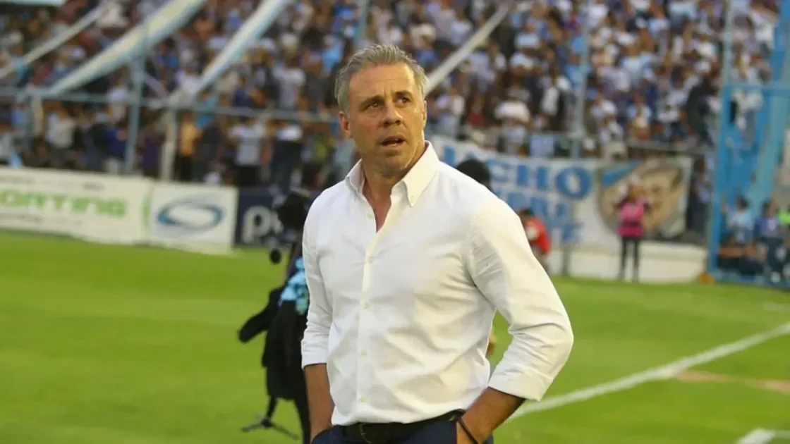 El "Método Pusineri": la anatomía de un equipo que sabe a lo que juega y un club que siente como su casa