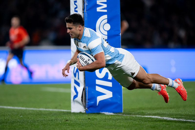 Un campeón del mundo con los All Blacks elogió a Tomás Albornoz: "Realmente impresionante"